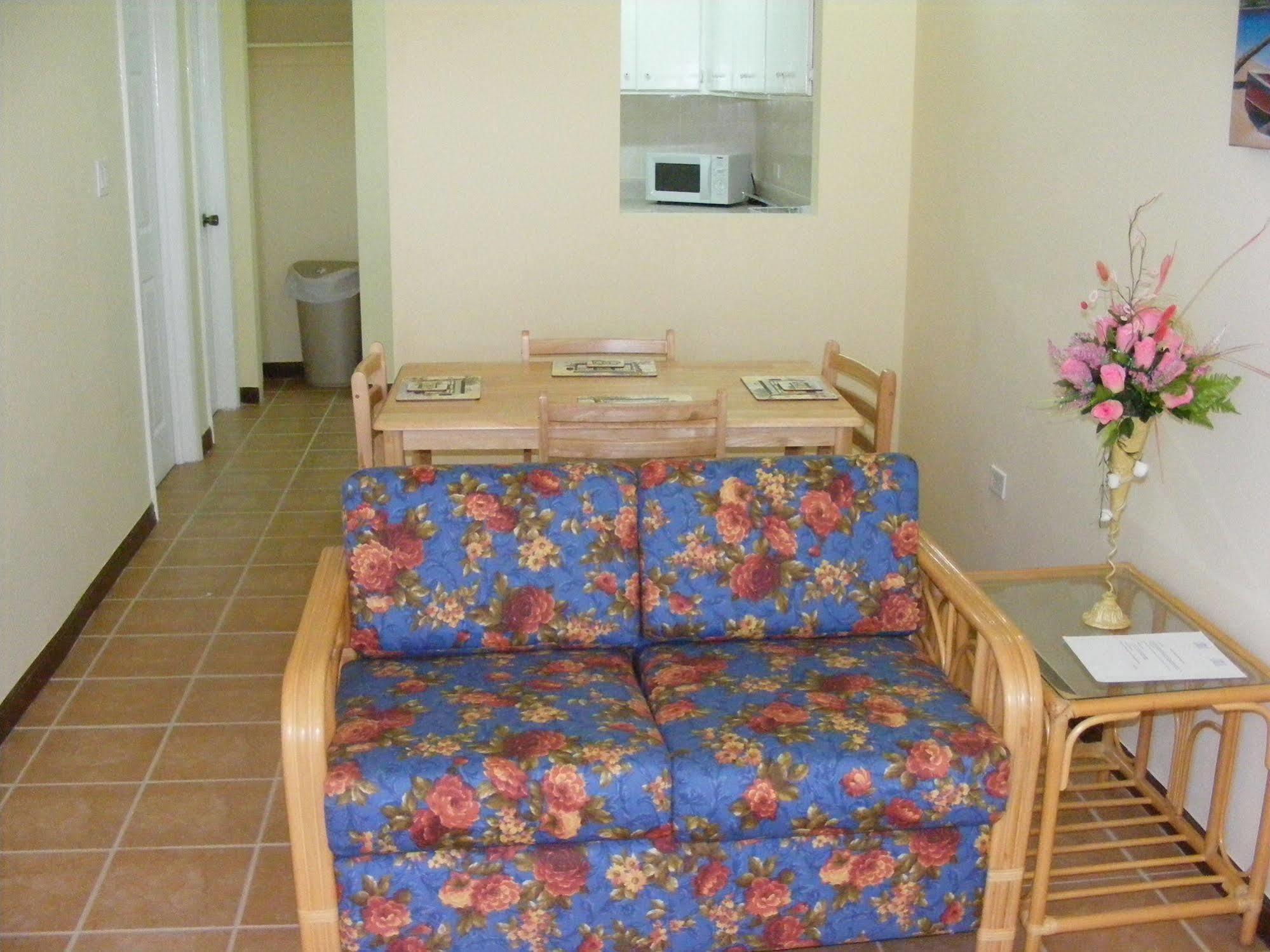Paige Pond Country Inn St. John's ภายนอก รูปภาพ